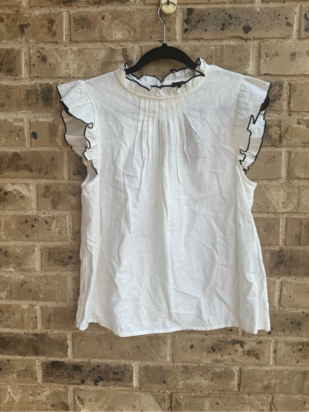 MARC New York Sleeveless White Ruffle Trim Top with Black Edge Size M NWT